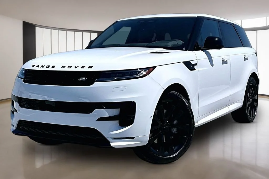 New 2026 Fuji White LAND ROVER Dynamic SE image 1