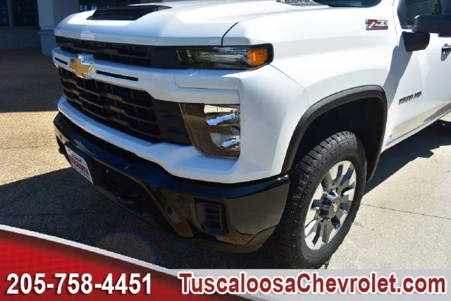 New 2026 Summit White Chevrolet Custom image 29