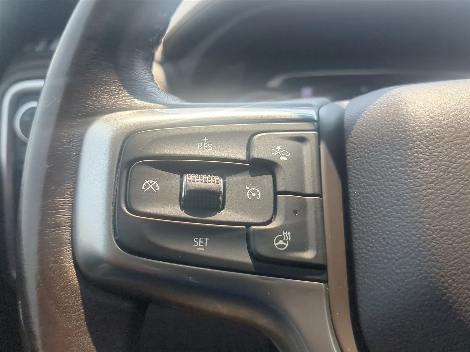 Used 2022 Iridescent Pearl Tricoat Chevrolet LTZ image 36