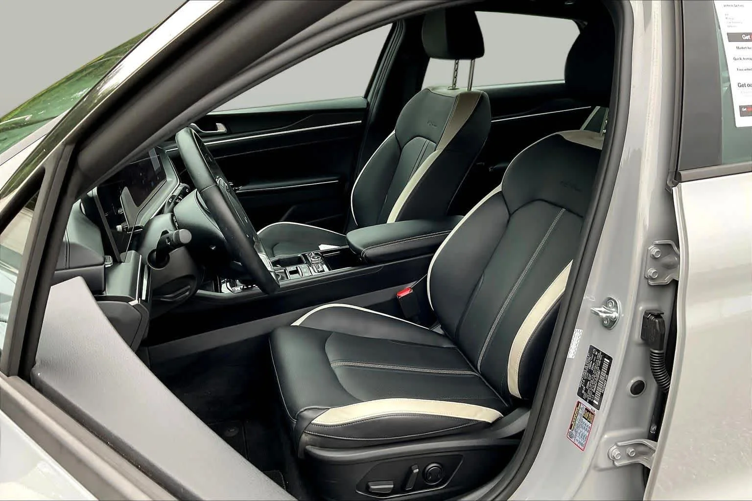 Used 2025 Wolf Gray Kia GT-Line image 8