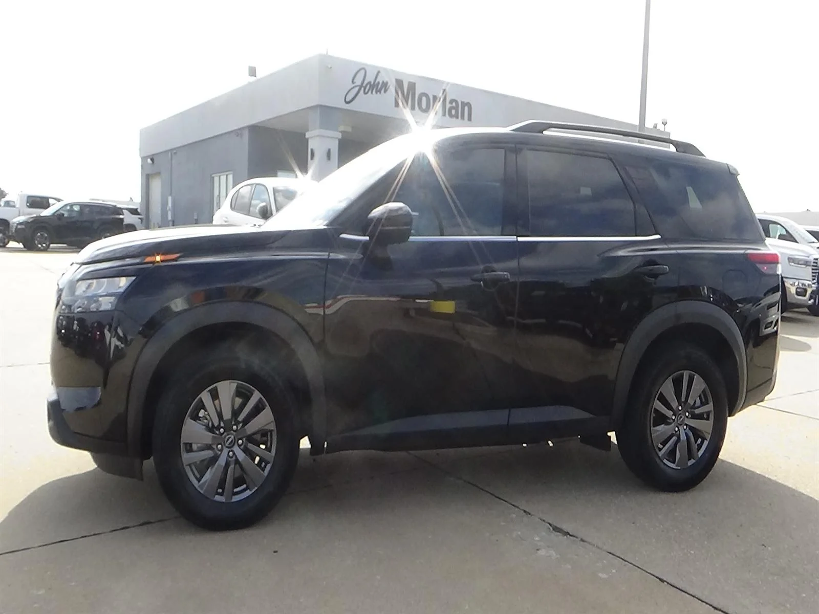 Used 2025 Super Black (kh3) Nissan SV image 1
