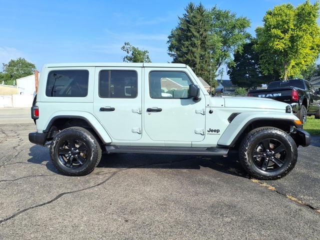 Used 2023 Gray Jeep Altitude image 8