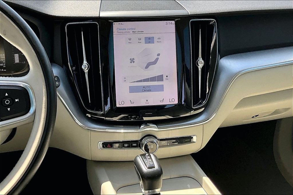 Used 2019 Blue Volvo T5 Momentum image 6