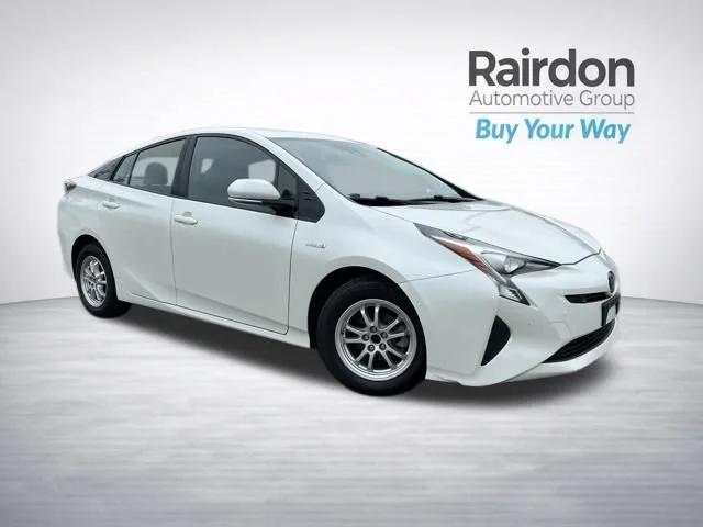 2017 Toyota Prius Four's photo