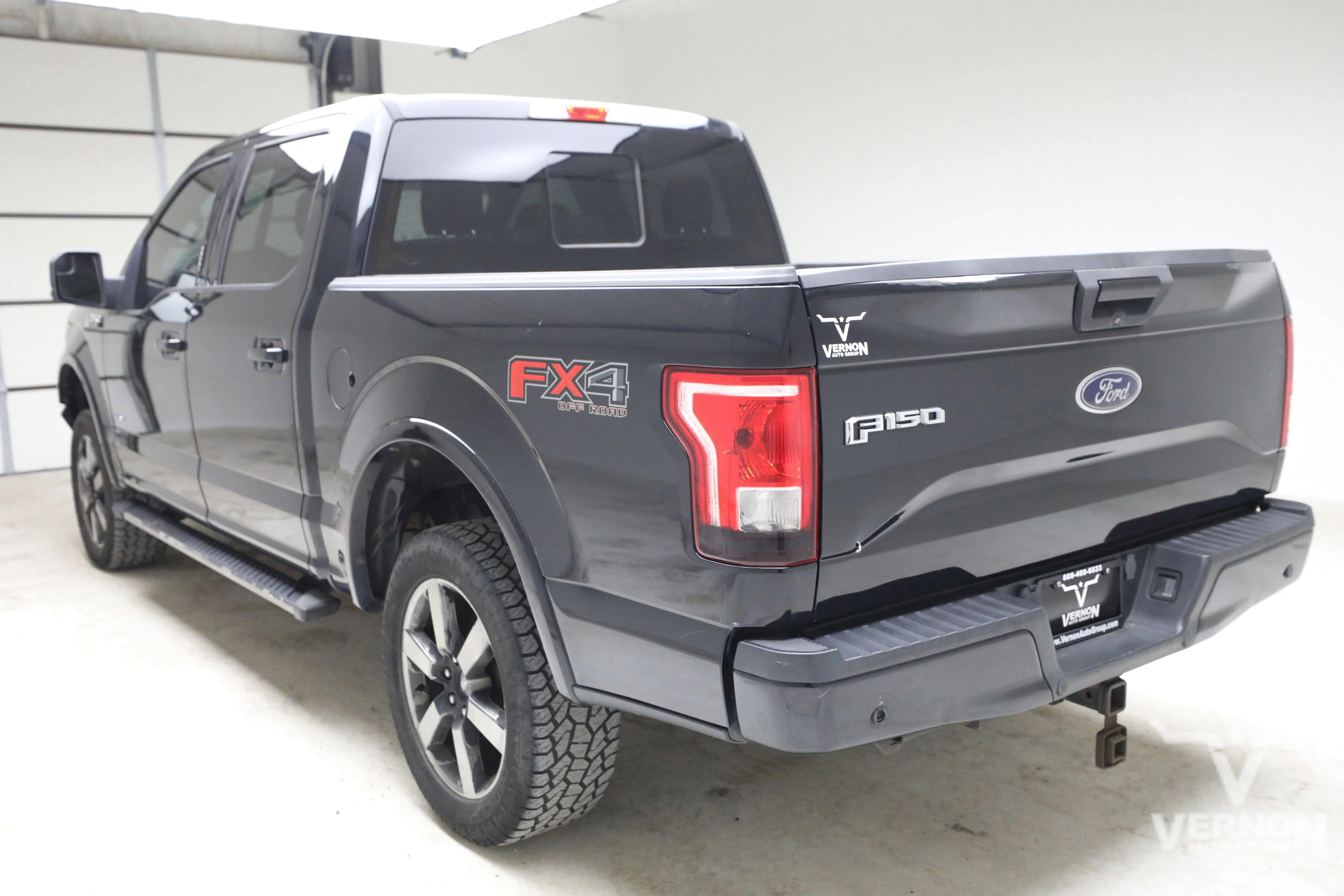 Pre-Owned 2016 Ford F-150 XLT Crew Cab 4x4 Fx4
