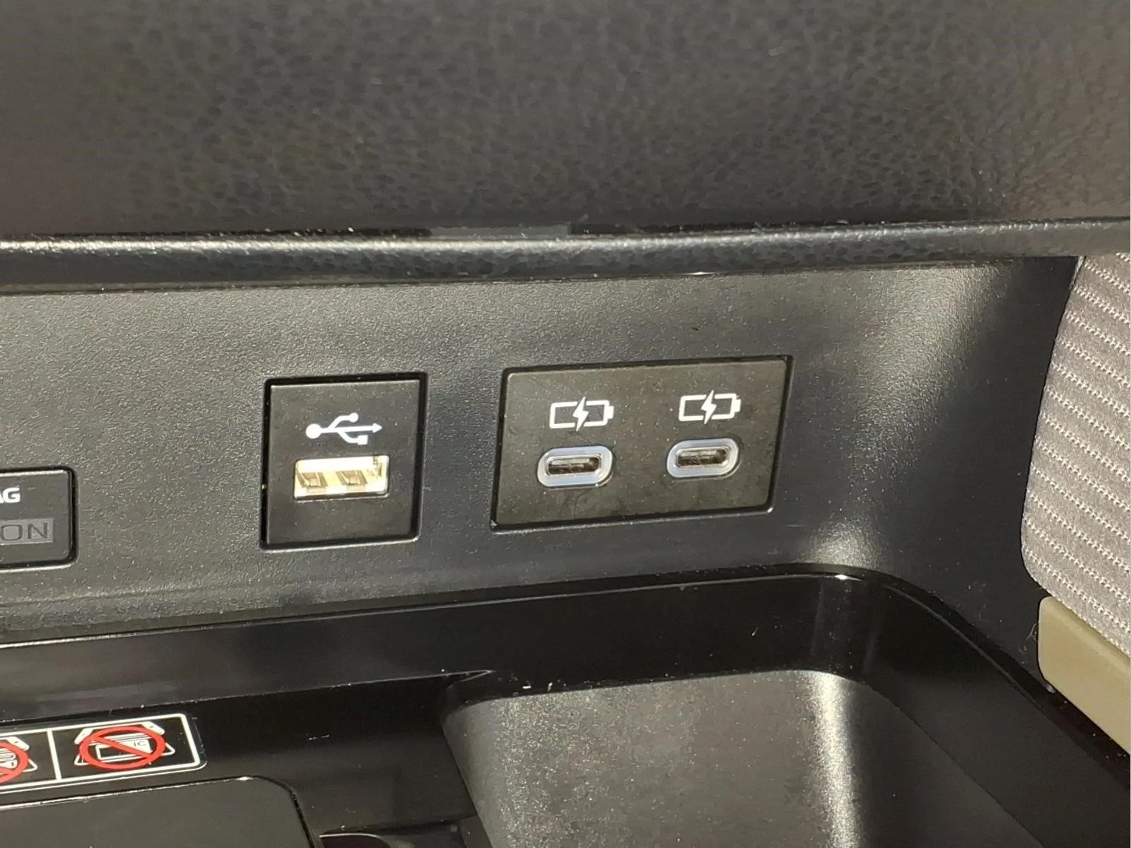 Certified Used 2025  Toyota SE image 16