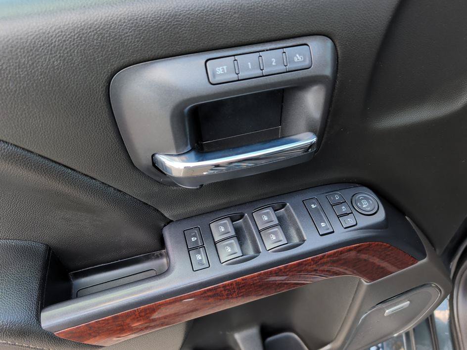 Used 2018 Dark Slate Metallic GMC SLT image 17