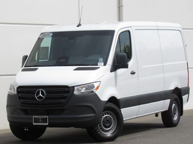 2025 Mercedes-Benz Sprinter 2500 144 WB's photo