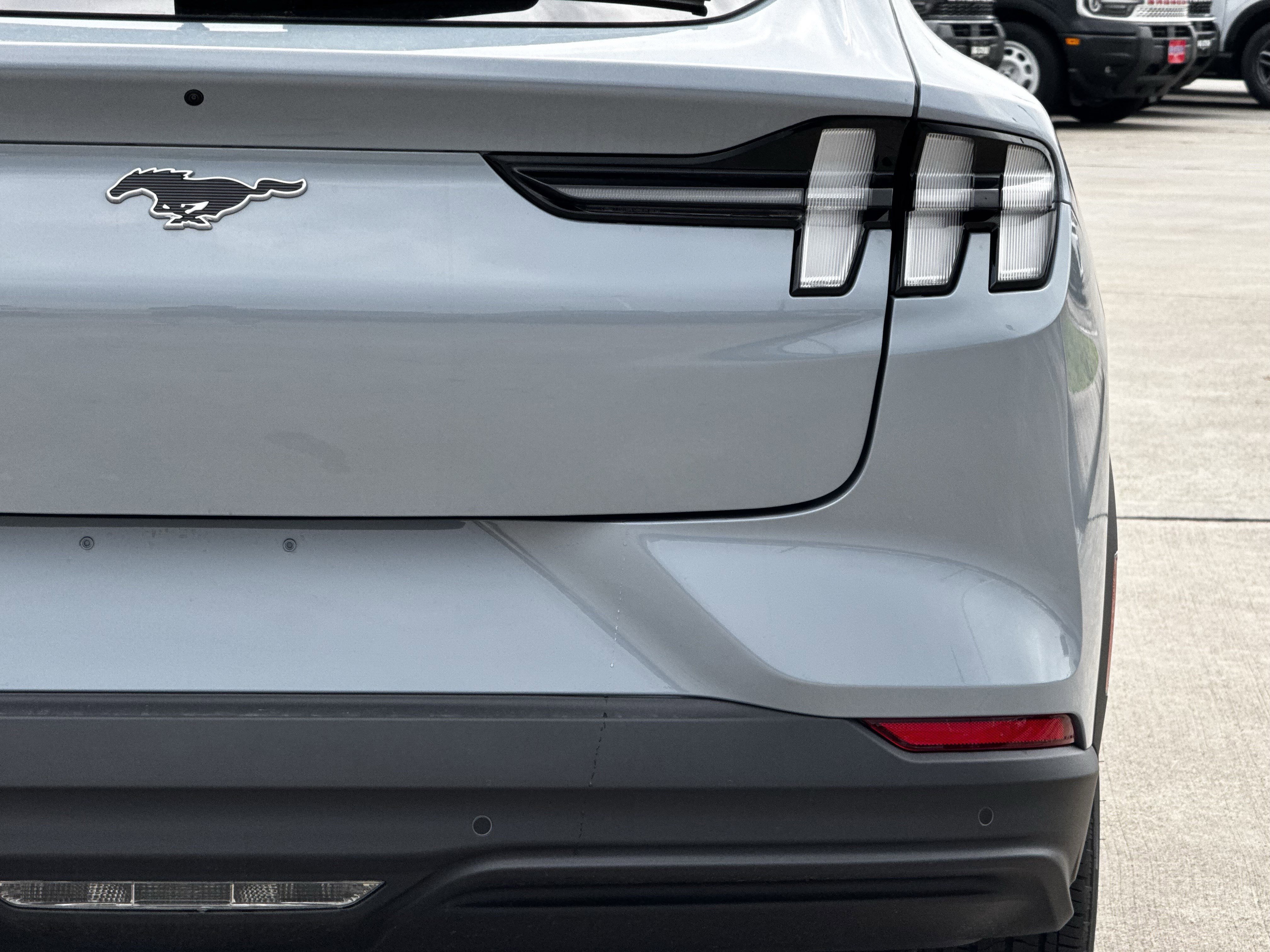 New 2026 Glacier Gray Metallic Tri-coat Ford Select image 9