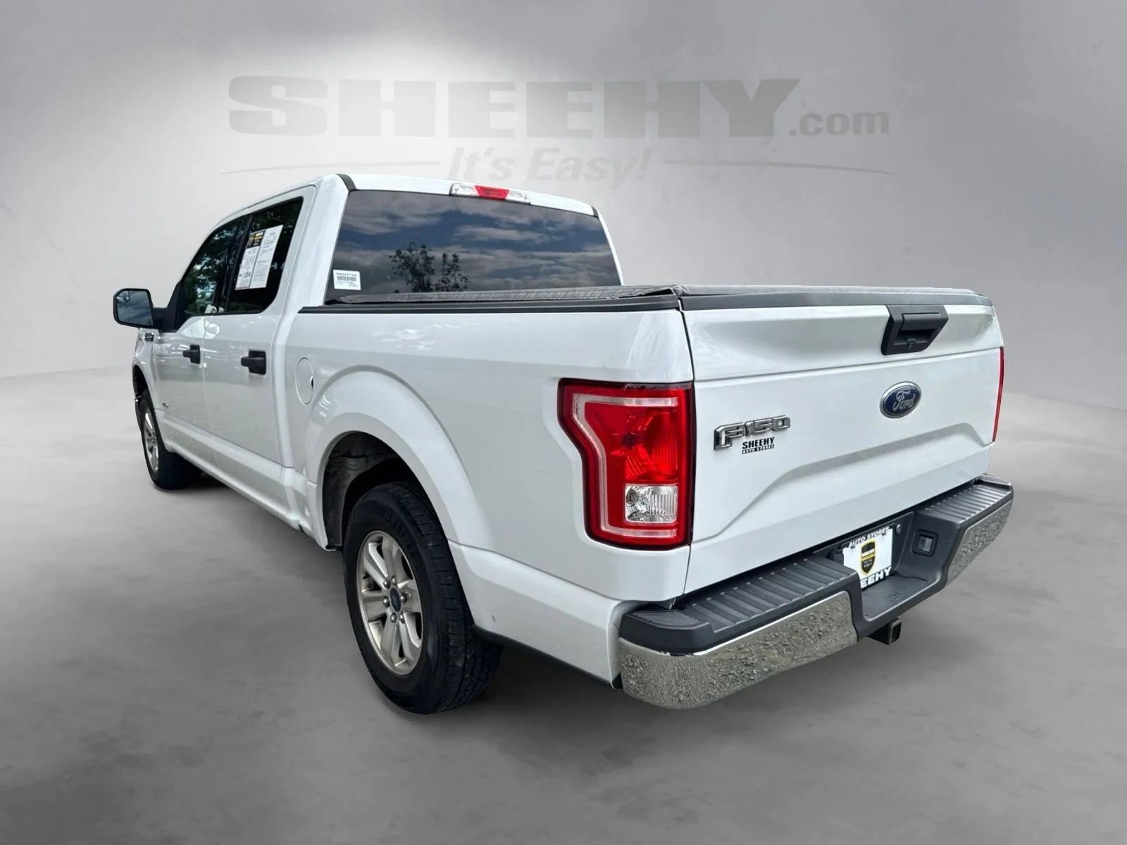 Used 2017 Oxford White Ford XLT image 13