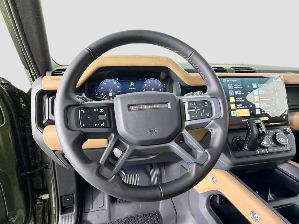 New 2026 Woolstone Green Land Rover X-Dynamic SE image 11
