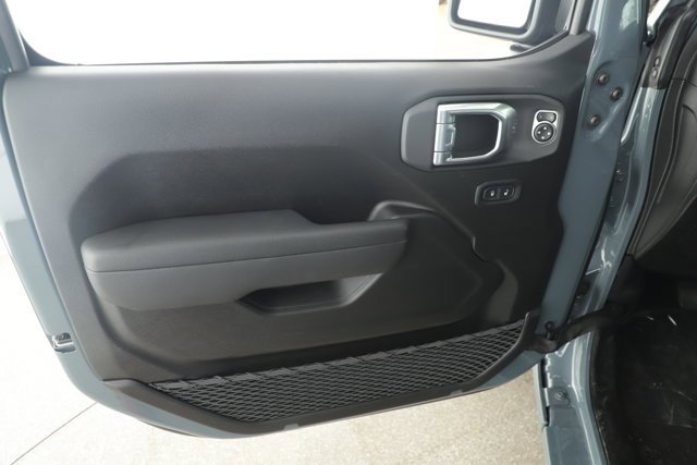 New 2026 Anvil Clear-Coat Exterior Paint Jeep Sport S image 8