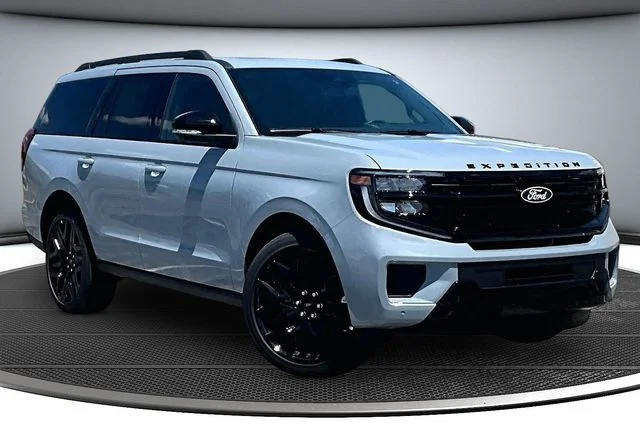 New 2027 Glacier Gray Metallic Tri-Coat Ford Platinum image 2