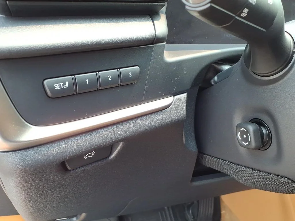 Used 2024 White Lexus 450e Premium image 14