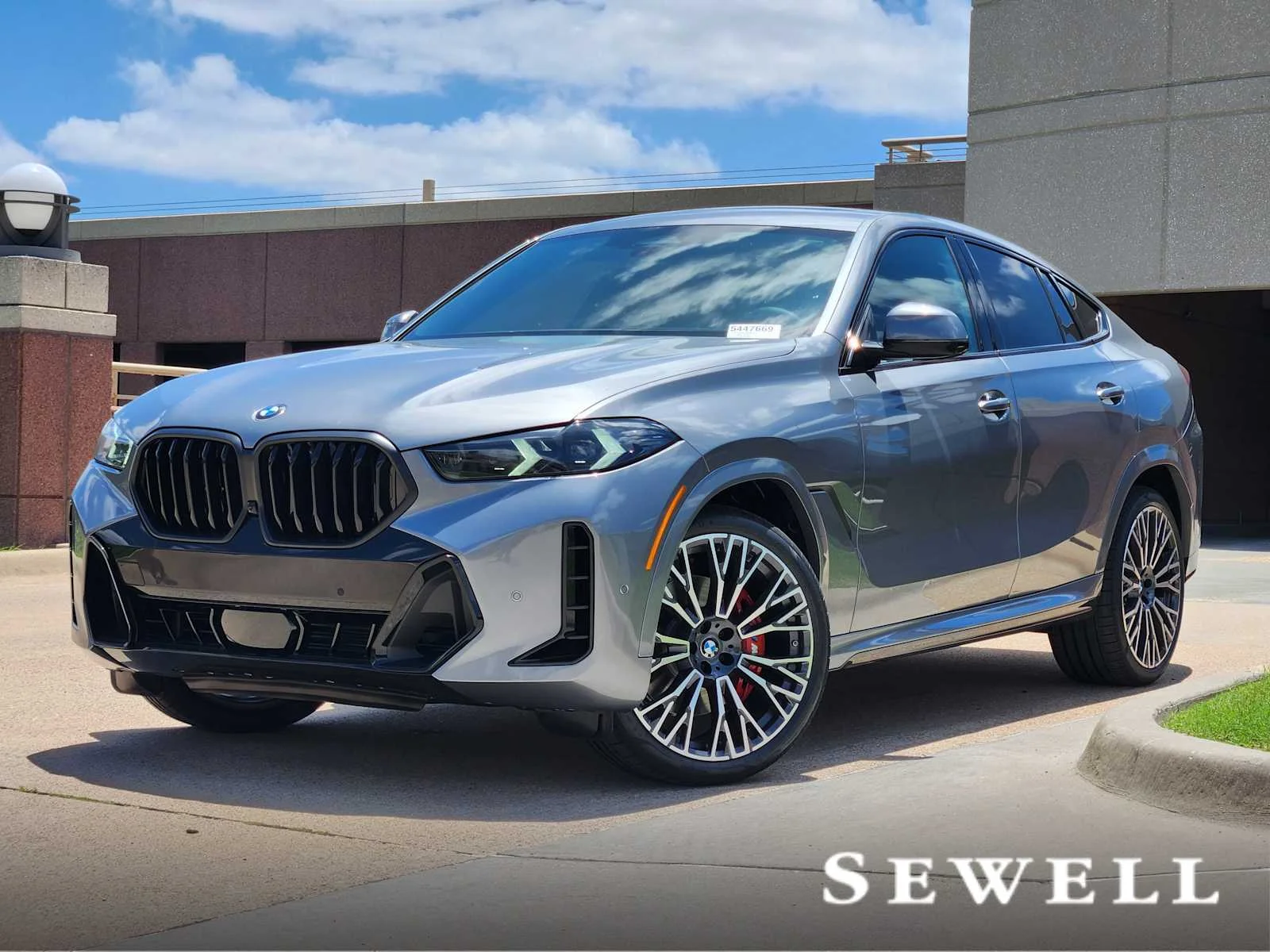 2027 BMW X6 xDrive40i's photo