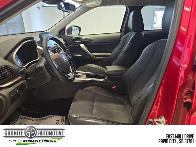 Used 2025 Red Mitsubishi SE image 10