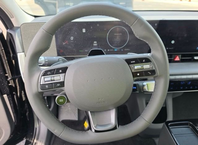Certified Used 2025 Abyss Black Hyundai SE image 9
