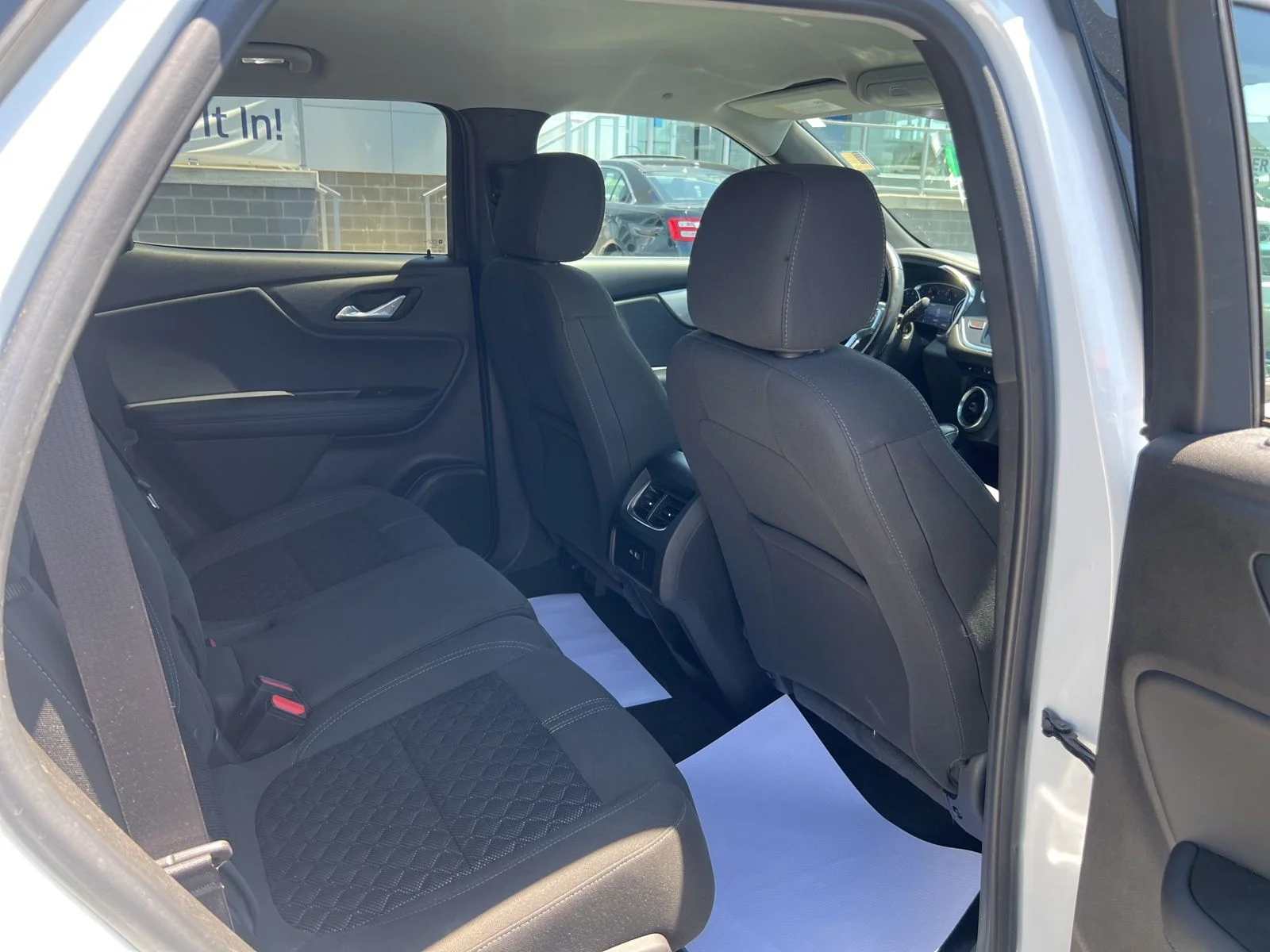 Used 2019 Summit White Chevrolet Base image 43