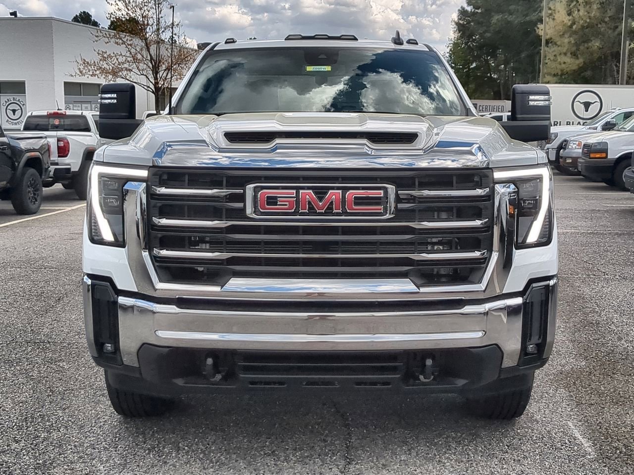 New 2026 Summit White GMC SLE image 3
