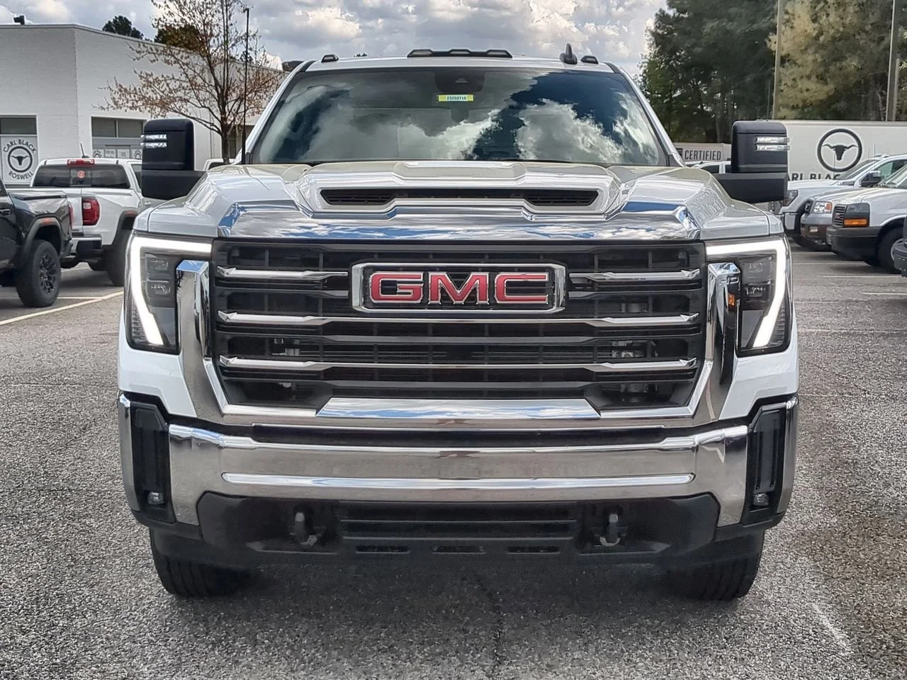 New 2026 Summit White GMC SLE image 3