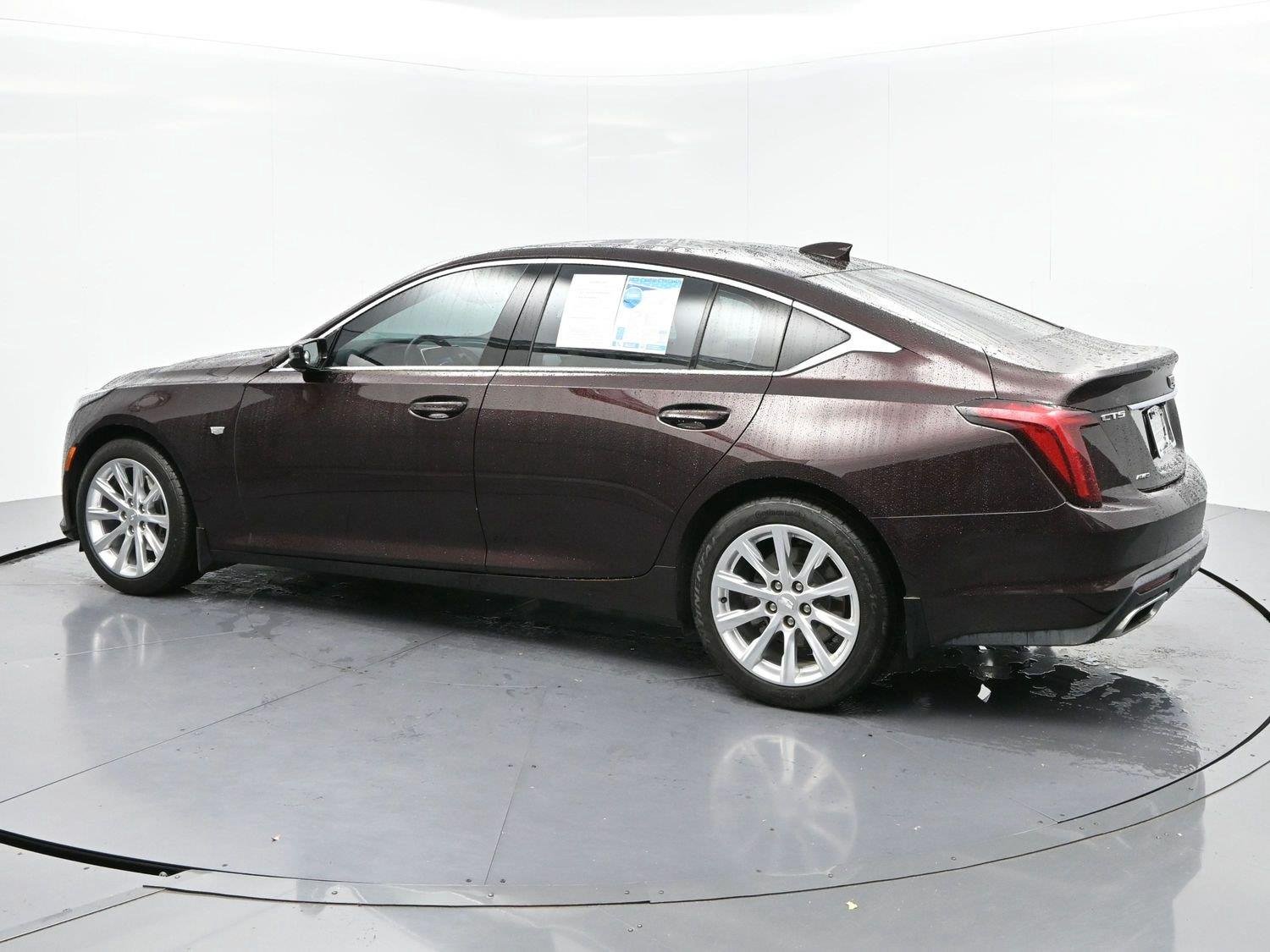 Used 2020 GARNET METALLIC Cadillac Luxury image 5