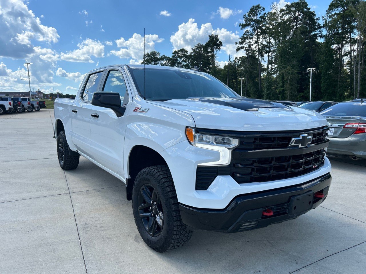 Used 2024 Summit White Chevrolet LT Trail Boss image 2