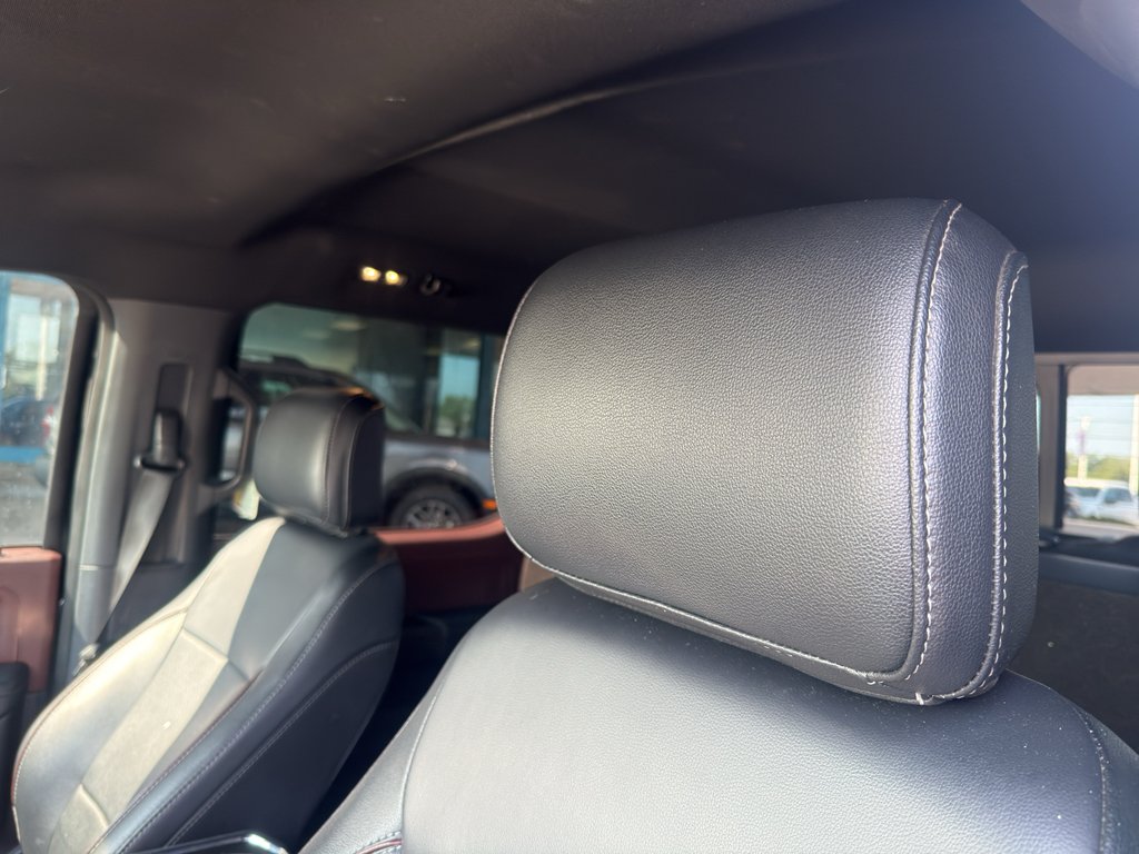 Used 2023 Agate Black Metallic Ford LARIAT image 4