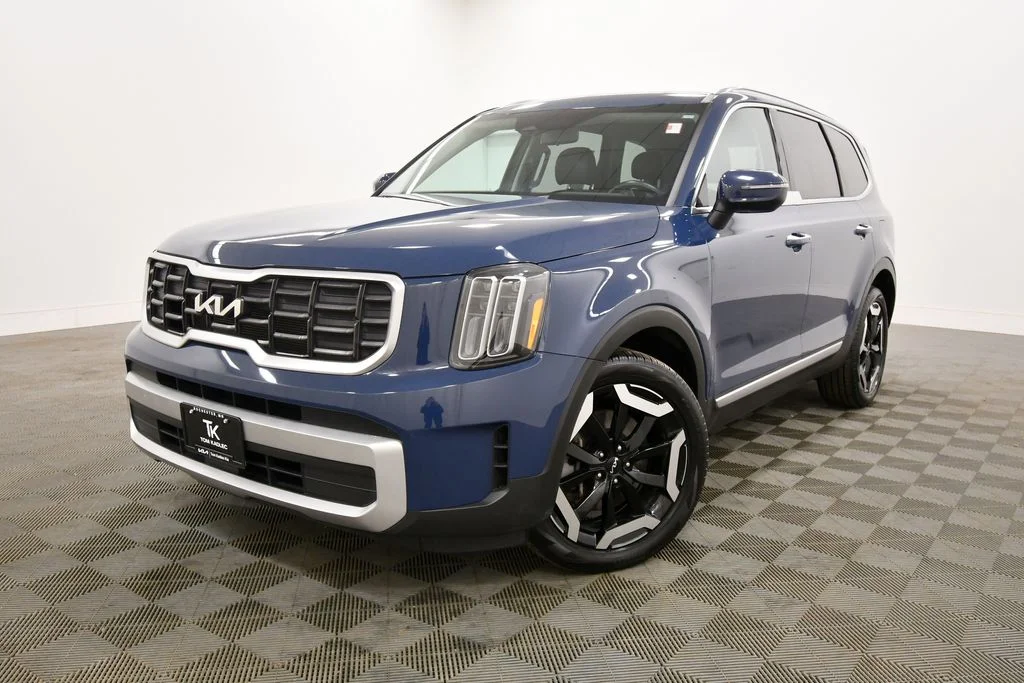Certified 2023 Kia Telluride S with VIN 5XYP6DGCXPG374978 for sale in Rochester, Minnesota