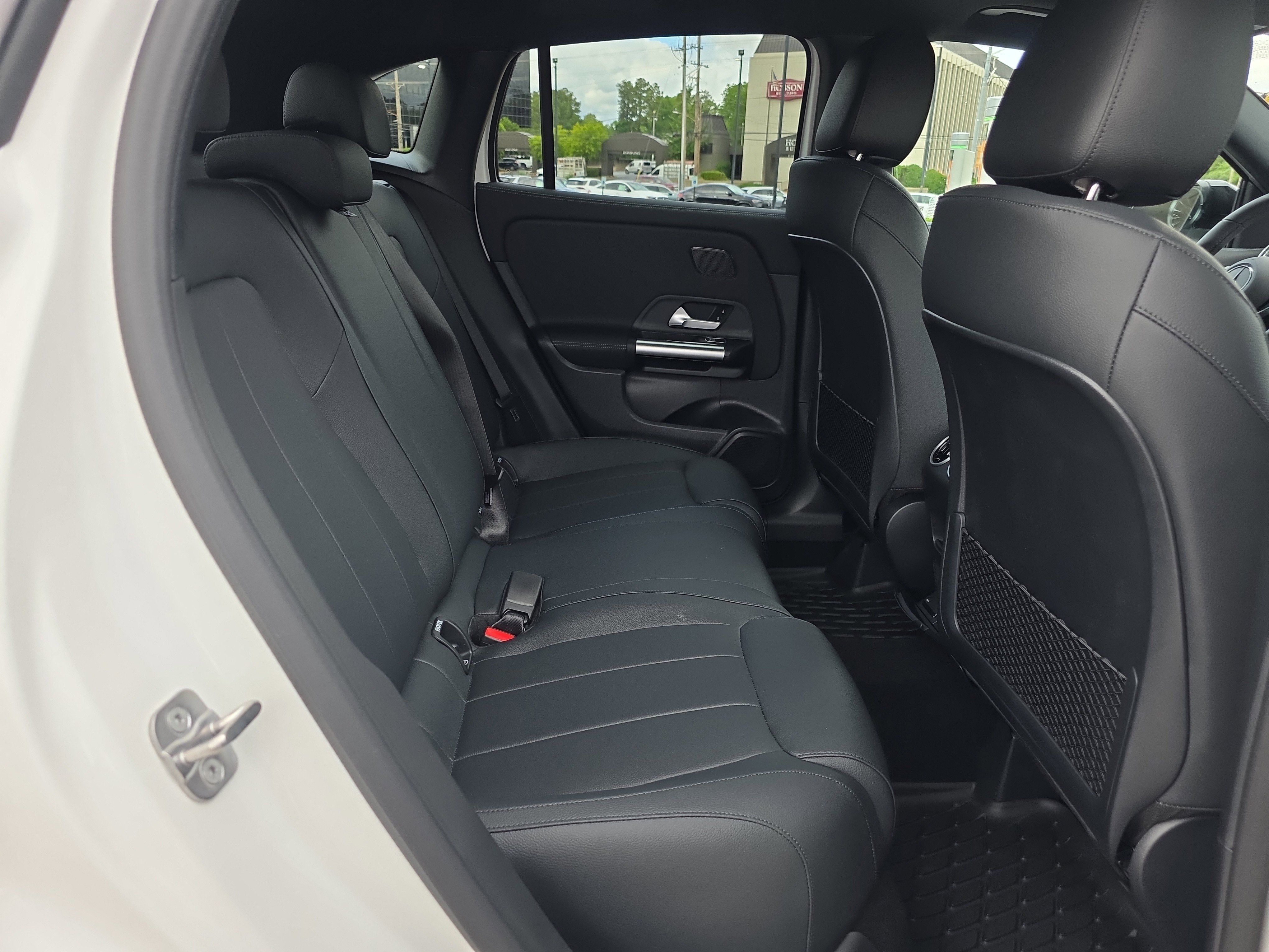 New 2026 Polar White Mercedes-Benz GLA 250 image 43