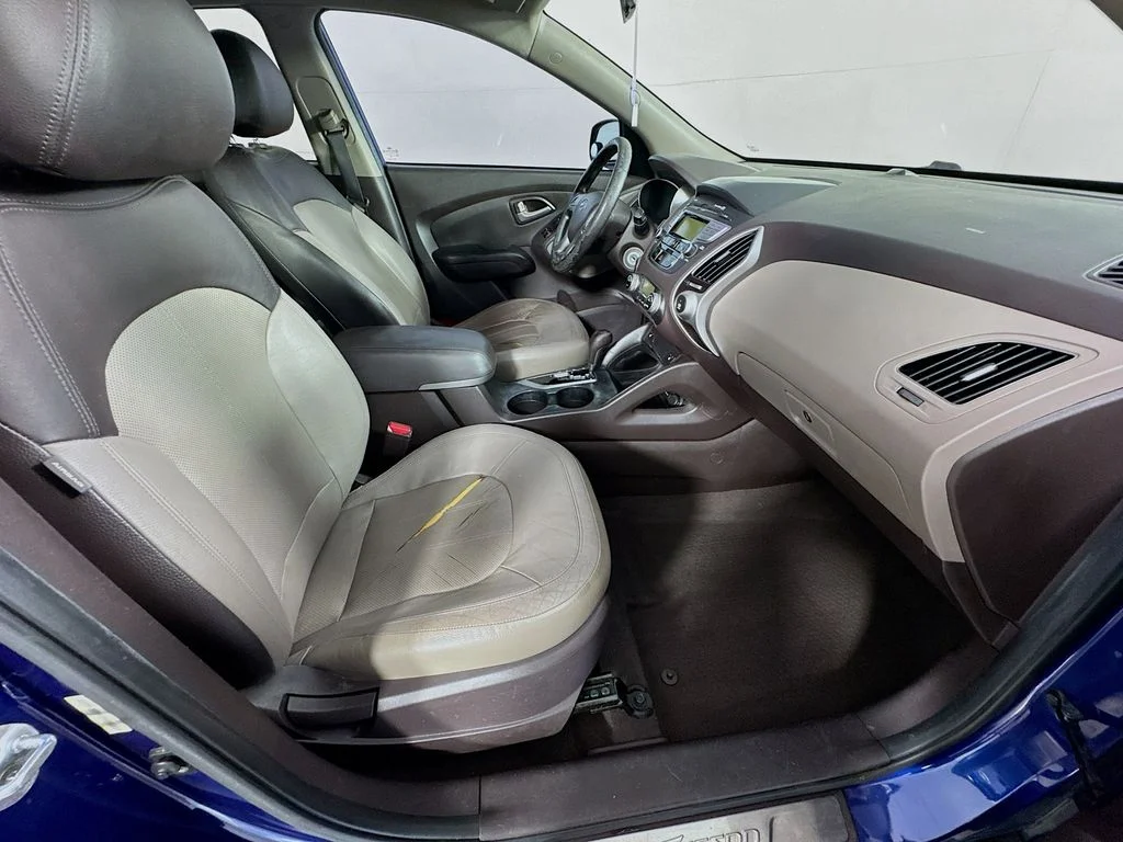 Used 2010 Blue Hyundai Limited image 32