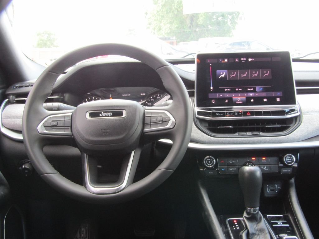 Used 2024 White Jeep Latitude image 13