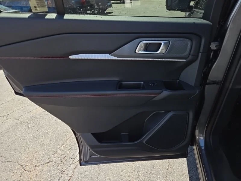 New 2026 Carbonized Gray Metallic Ford ST-Line image 21
