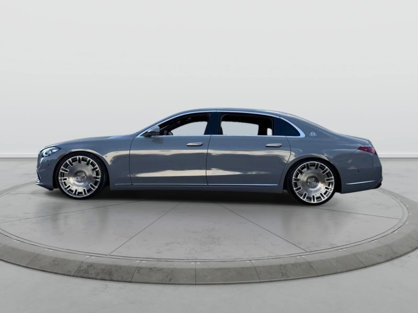 Used 2022 Gray Mercedes-Benz Maybach S 580 image 5