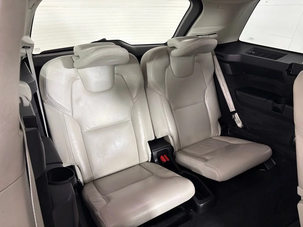 Used 2023 Crystal White Volvo Ultimate image 40