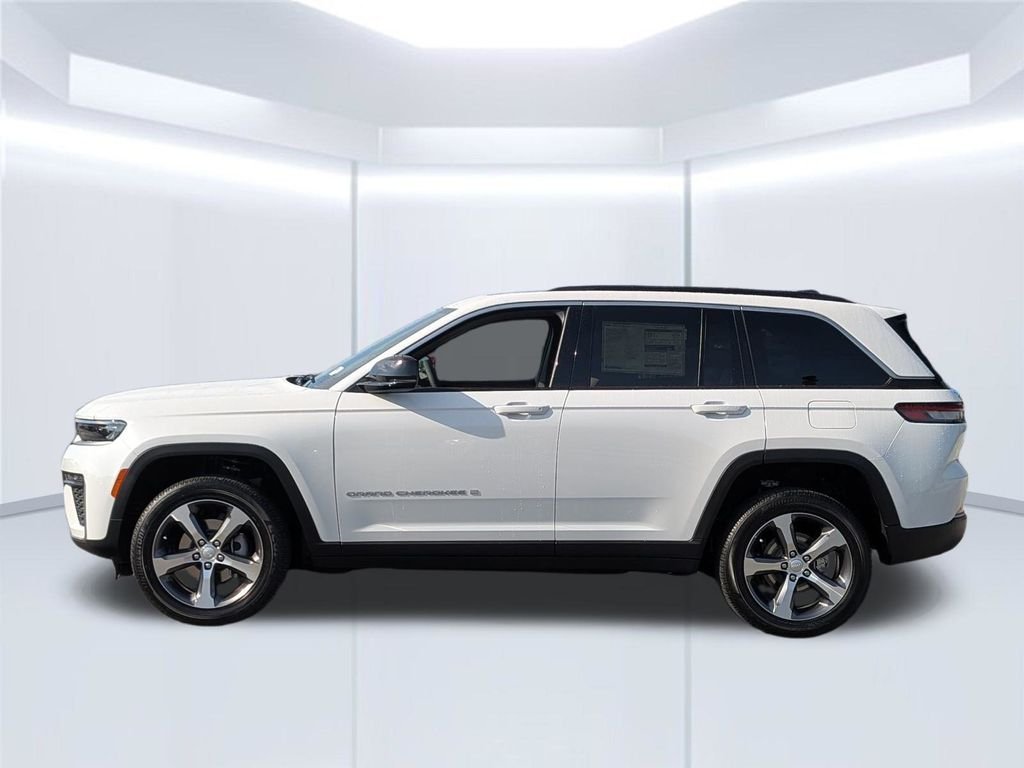 New 2026 Bright White Clear-Coat Exterior Paint Jeep Limited image 2