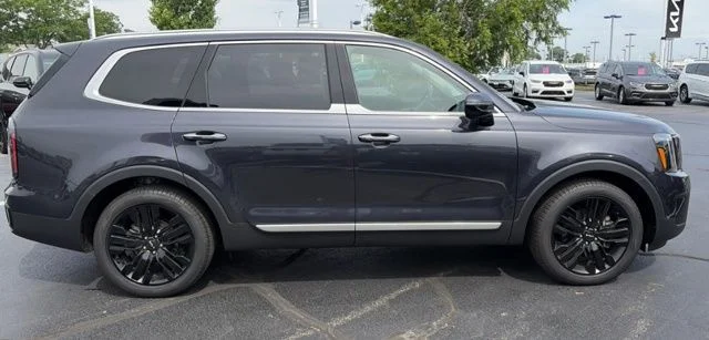 Used 2025 Gray Kia SX image 12
