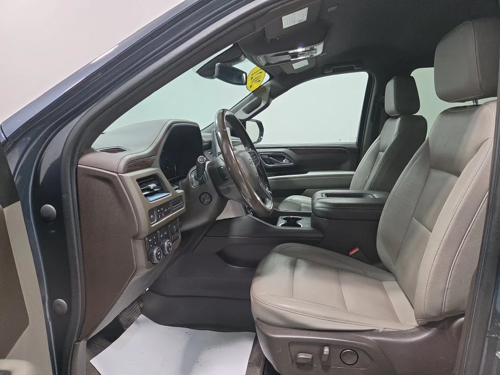 Used 2021 Gray Chevrolet Z71 image 32