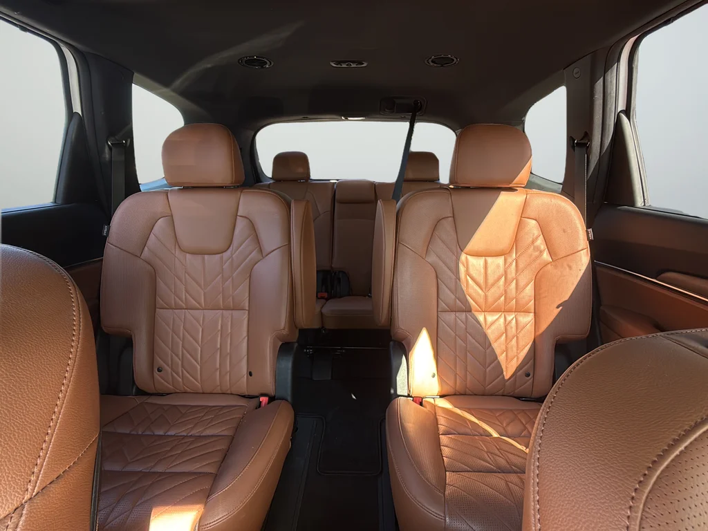 Used 2025 White Kia EX X-Line image 46
