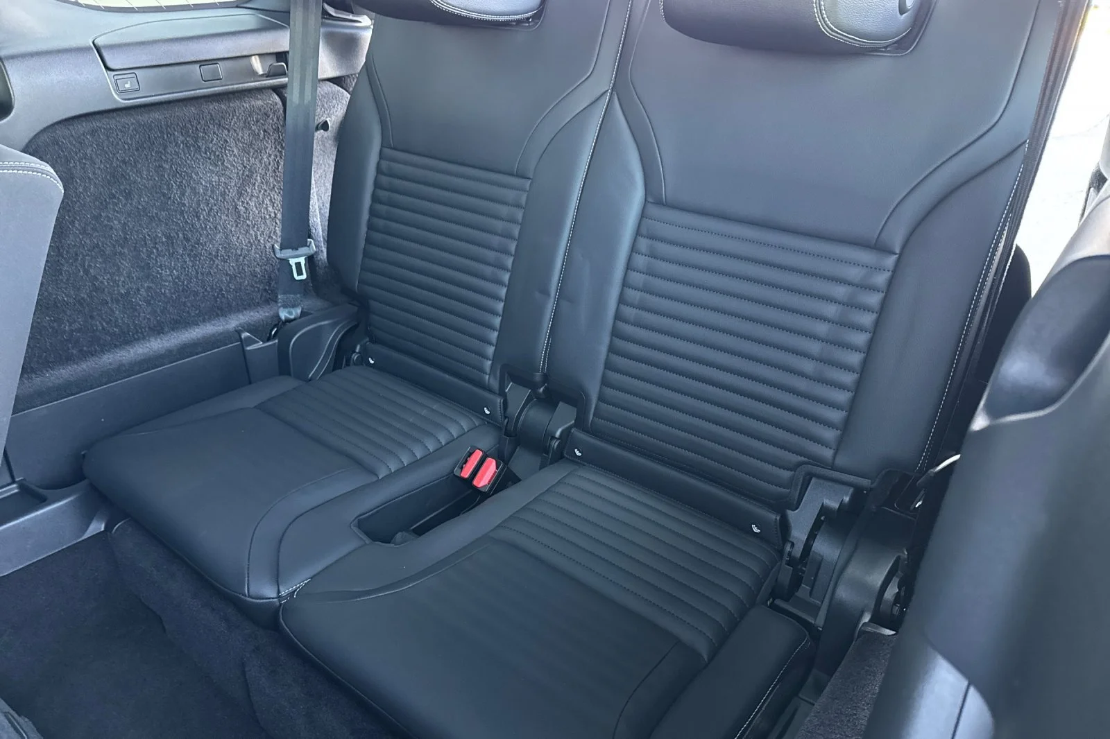 Certified Used 2025 Gray Land Rover Dynamic SE image 16