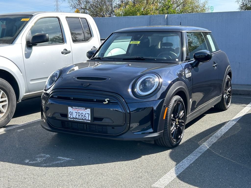 Used 2024 MINI Hardtop 2 Door SE with VIN WMW13DJ00R2V82925 for sale in Corte Madera, CA