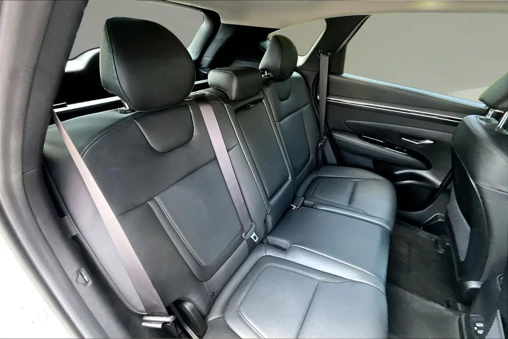 Used 2024 White Pearl Hyundai Limited image 24