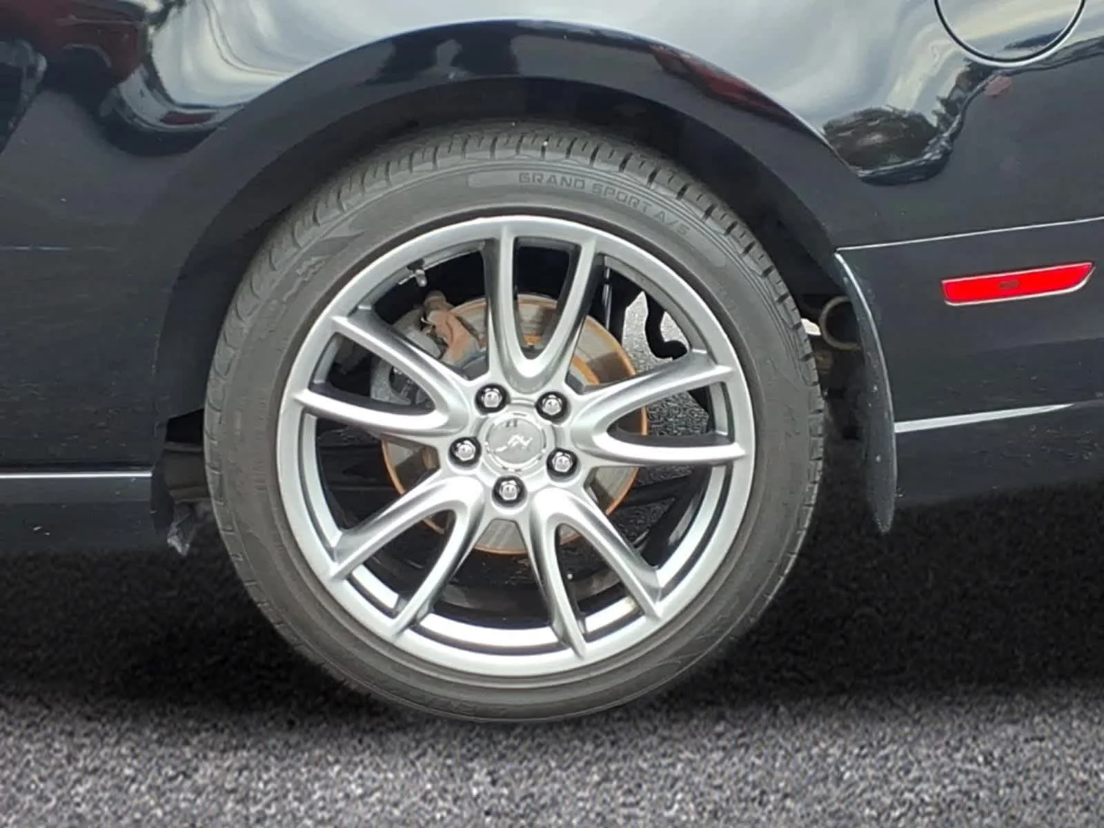 Used 2014 Black Ford GT Premium image 3