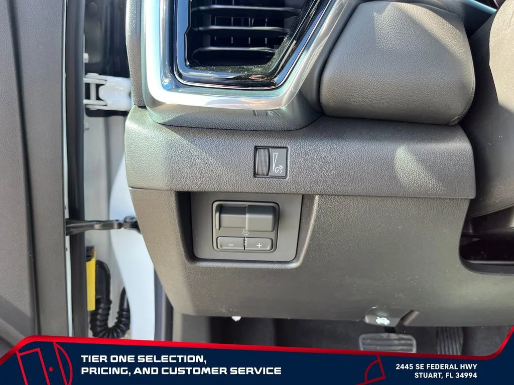 New 2026 Summit White GMC Elevation image 24