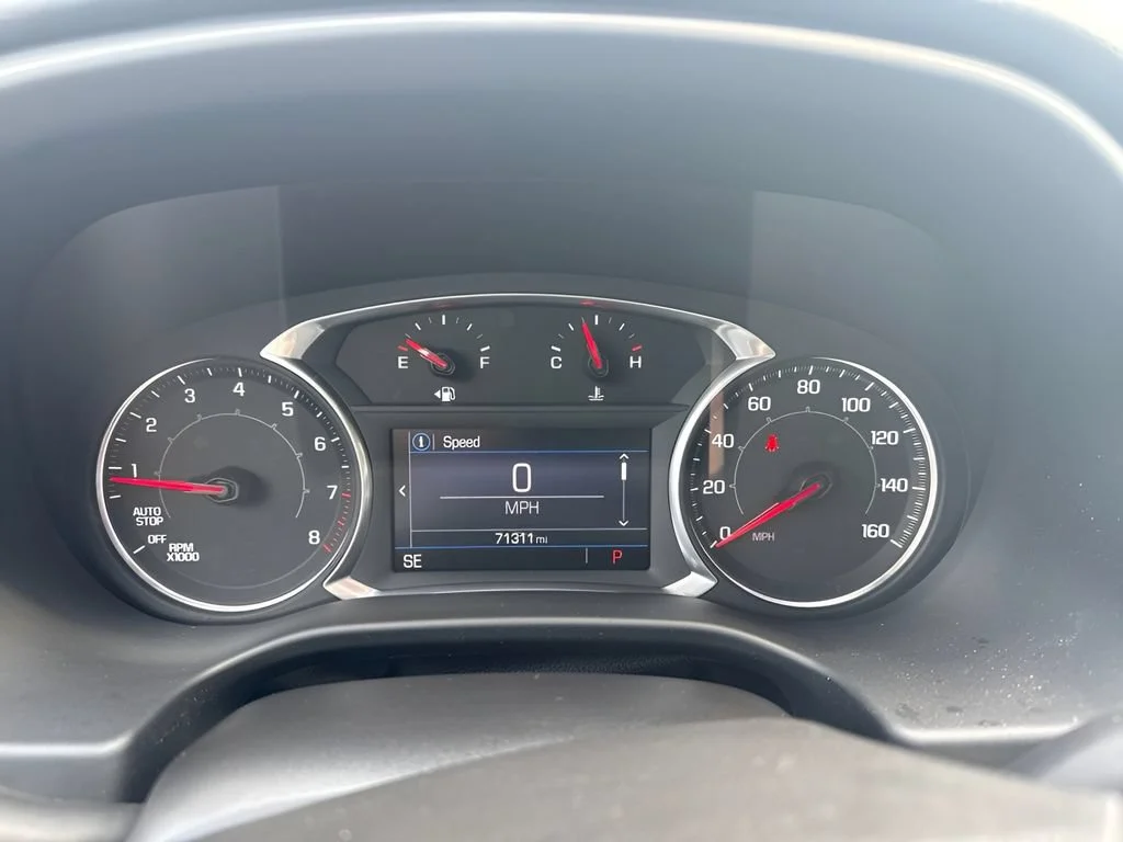 Used 2020 SUMMIT WHITE GMC SLE image 21