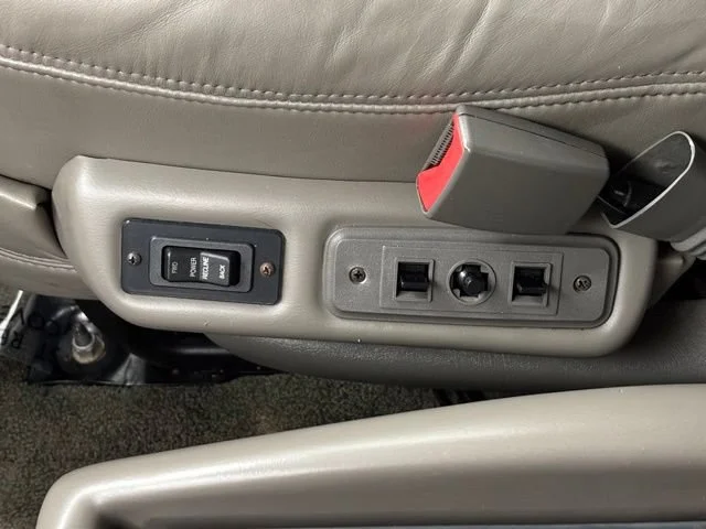Used 2019 All normally body colored non-sheet metal parts will be flat Black. GMC CARGO image 35
