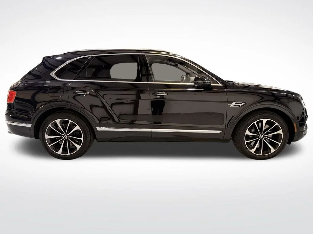 Used 2018  Bentley W12 image 5