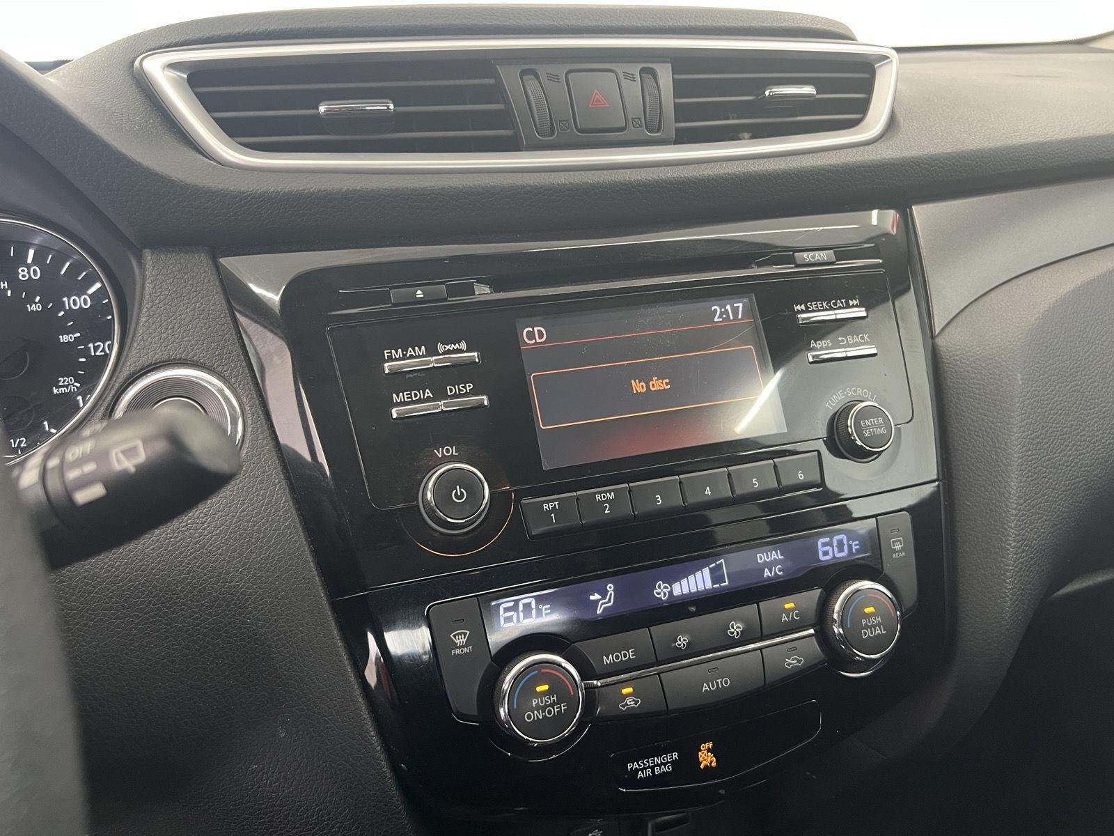 2016 Nissan Rogue SV - Photo 16