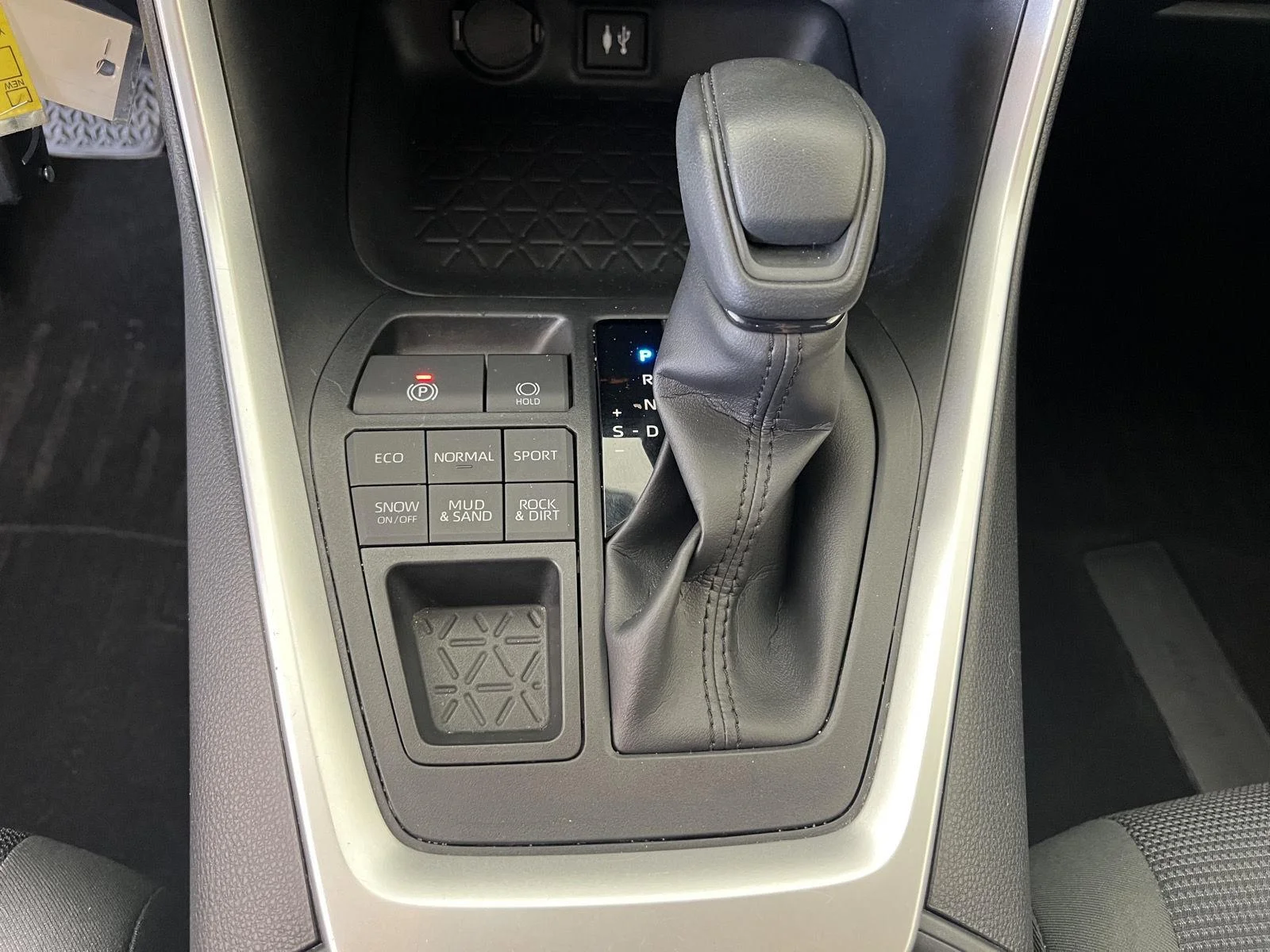 Used 2019 Magnetic Gray Metallic Toyota LE image 23