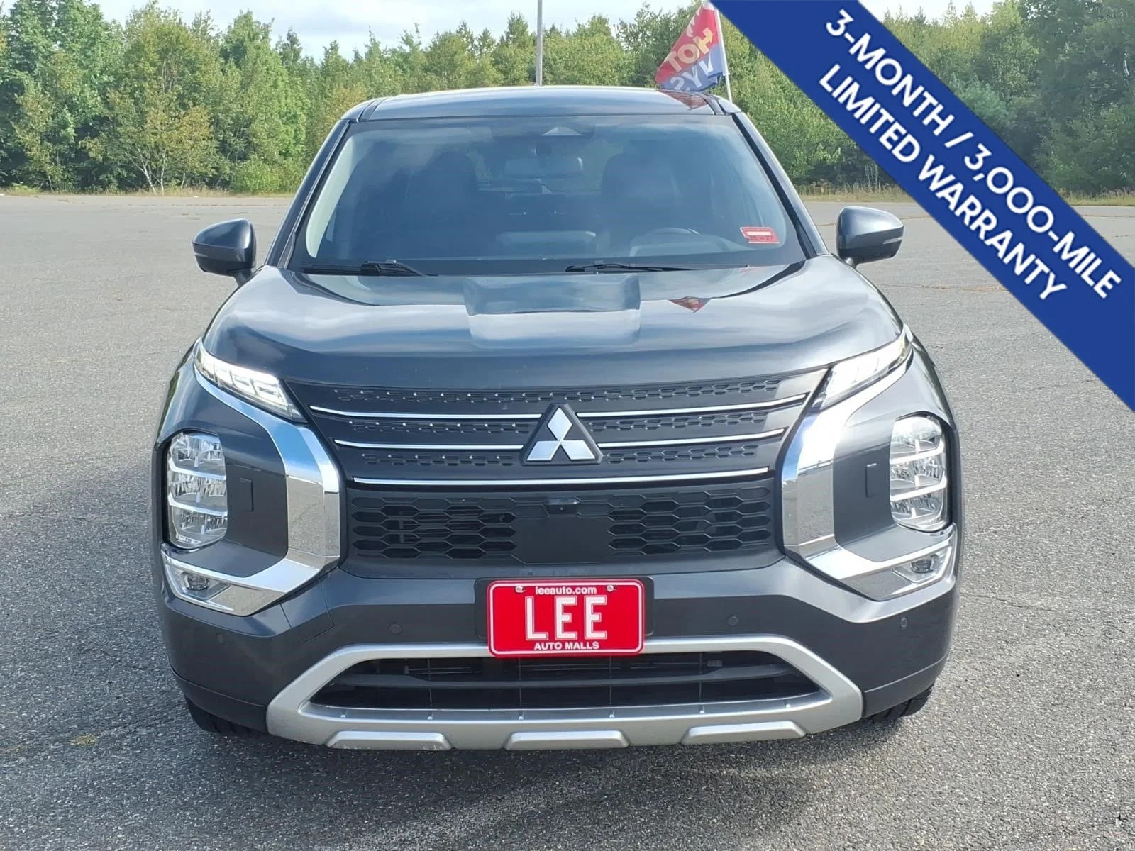 Used 2024 Graphite Gray Mitsubishi SE image 2