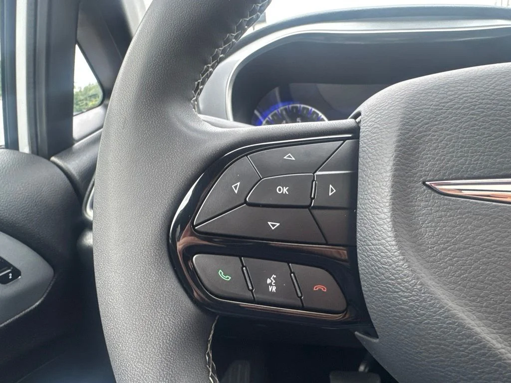2025 Chrysler Pacifica Limited - Photo 33
